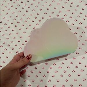 Iridescent cloud aroma therapy diffuser